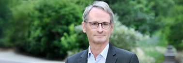 Document Sous la présidence renouvelée de Jean de Vauxclairs, le SERCE veut faire de 2026 et 2027 des années utiles pour l’électrification, l’attractivité des métiers et l’emploi dans tous les territoires.